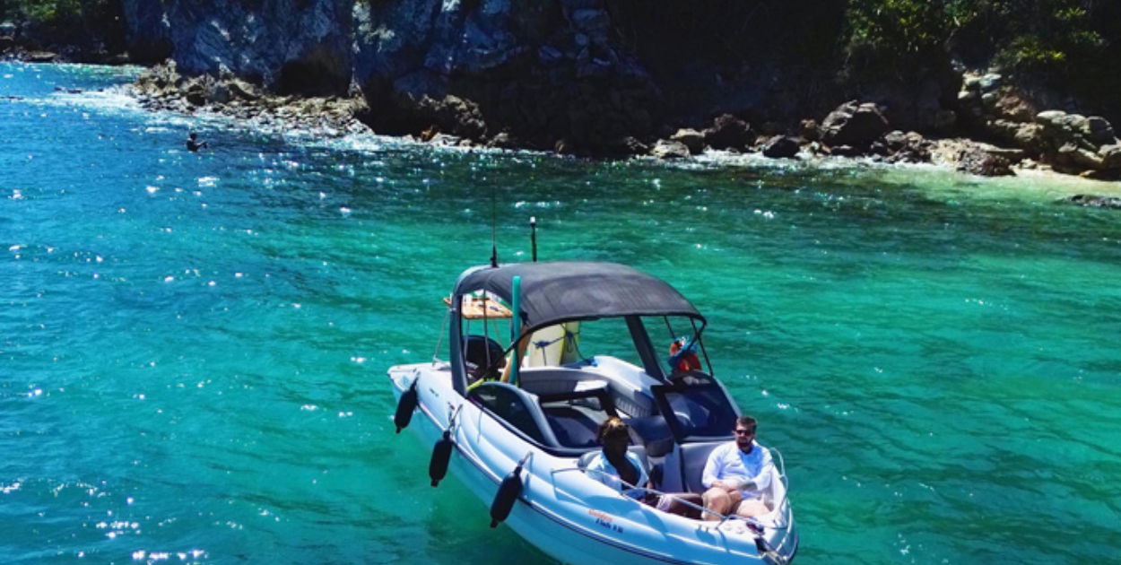 Passeio de barco em Búzios